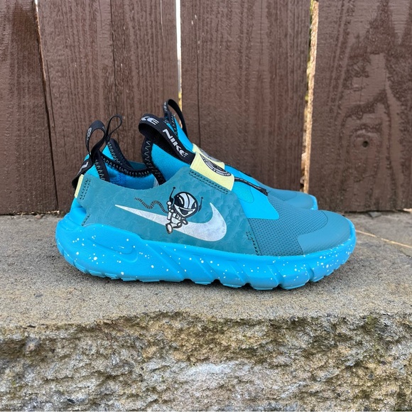 Nike Flex Runner 2 Space Explorer Sneakers Teal Green Kids Size 2.5Y DV3101-300 - Picture 1 of 7